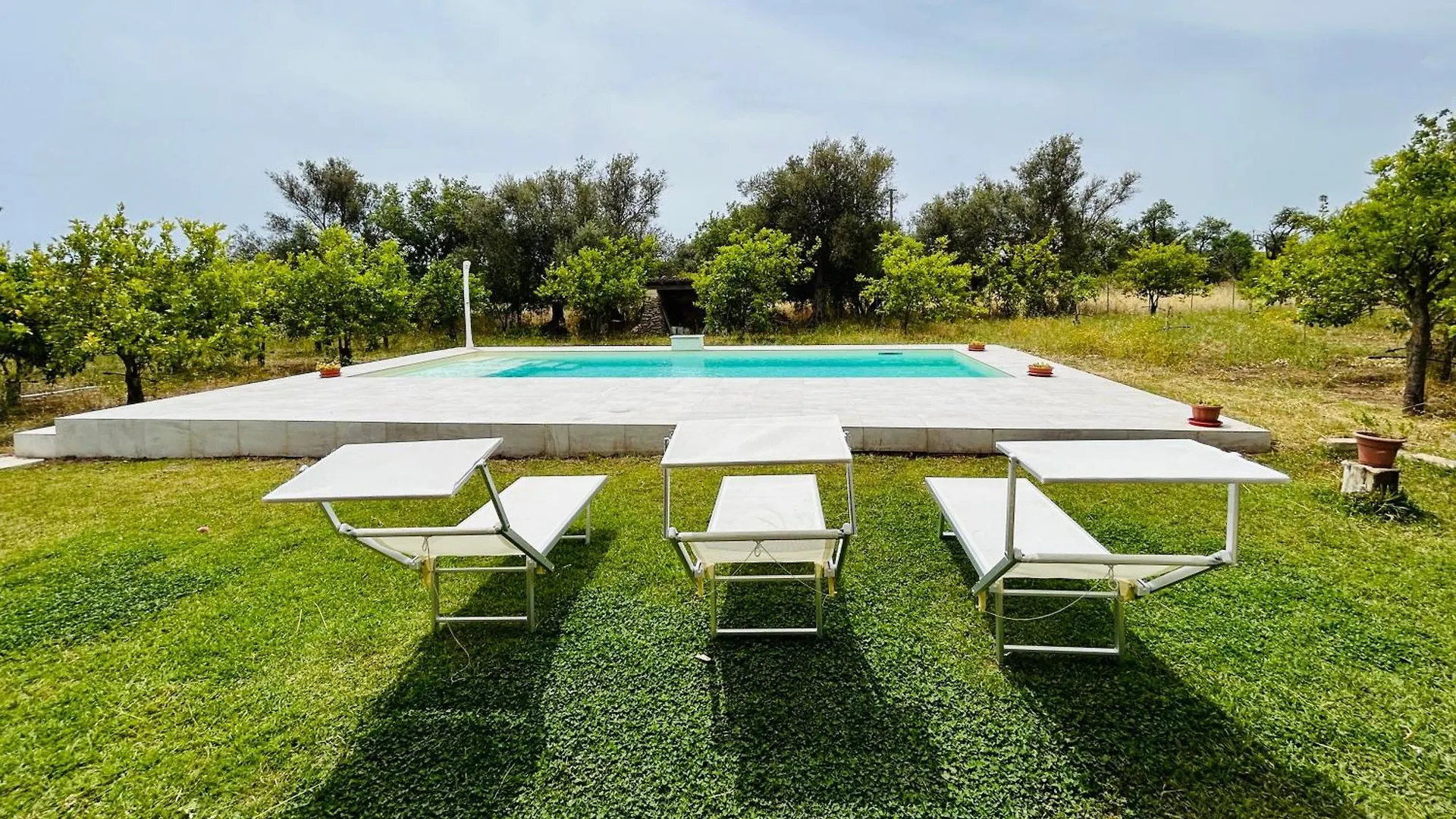 Villa Horus Near The Sandy Beach With Pool, Parking & Wifi Calabernardo